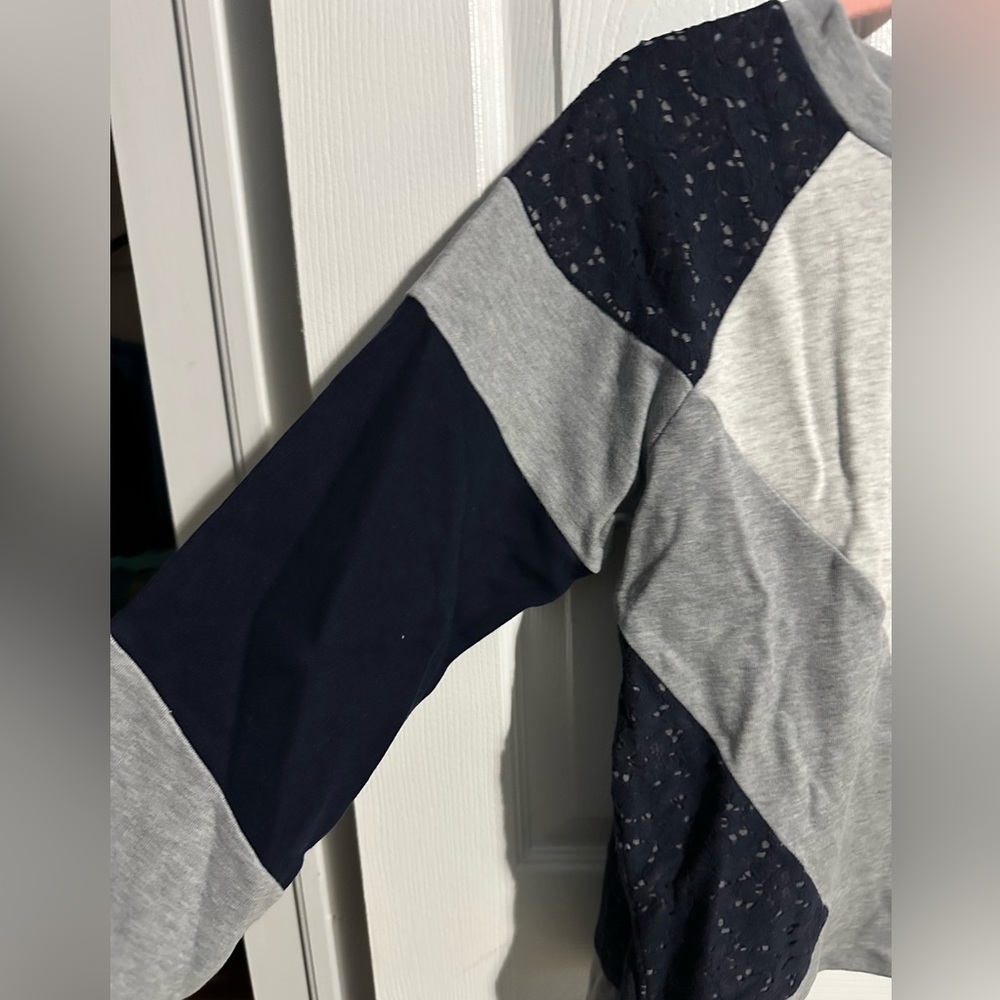 Colorblock Crew Neck Sweater - Picture 3 of 4